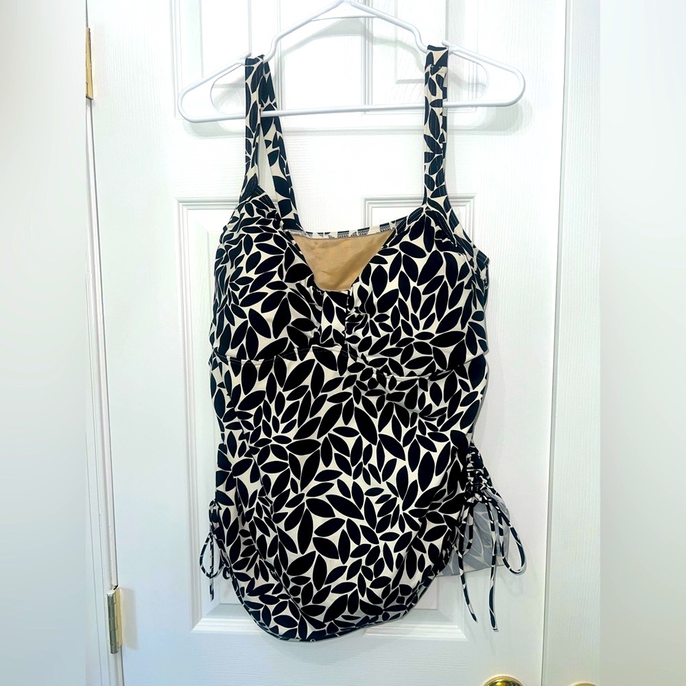 lands end black and white tank swim top size 18